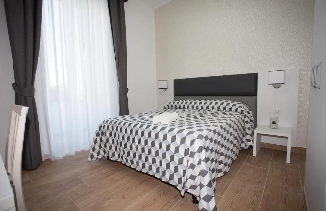 Guesthouse Porto Di Roma-1
